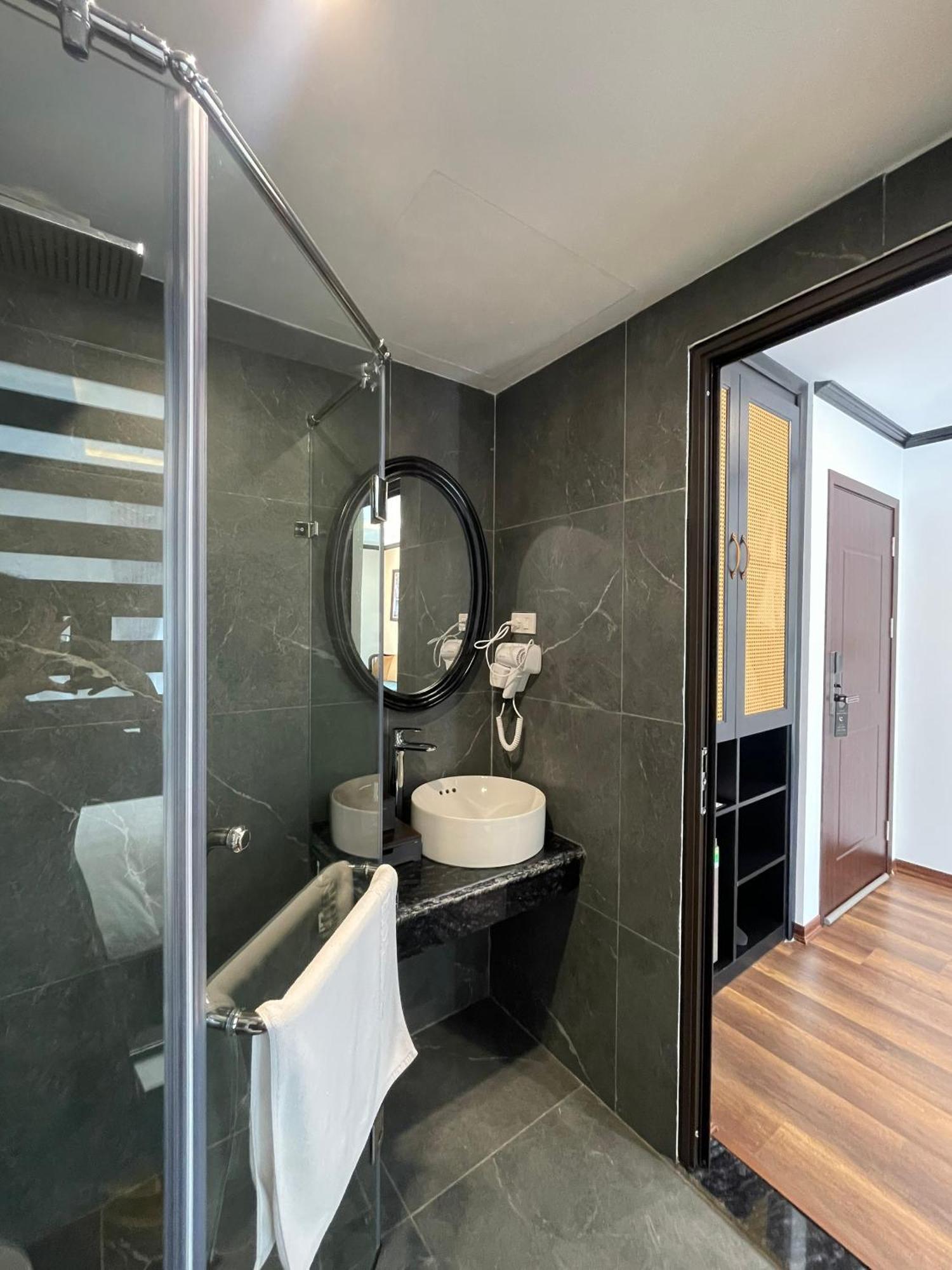 האנוי Aquarius Premium Hotel מראה חיצוני תמונה